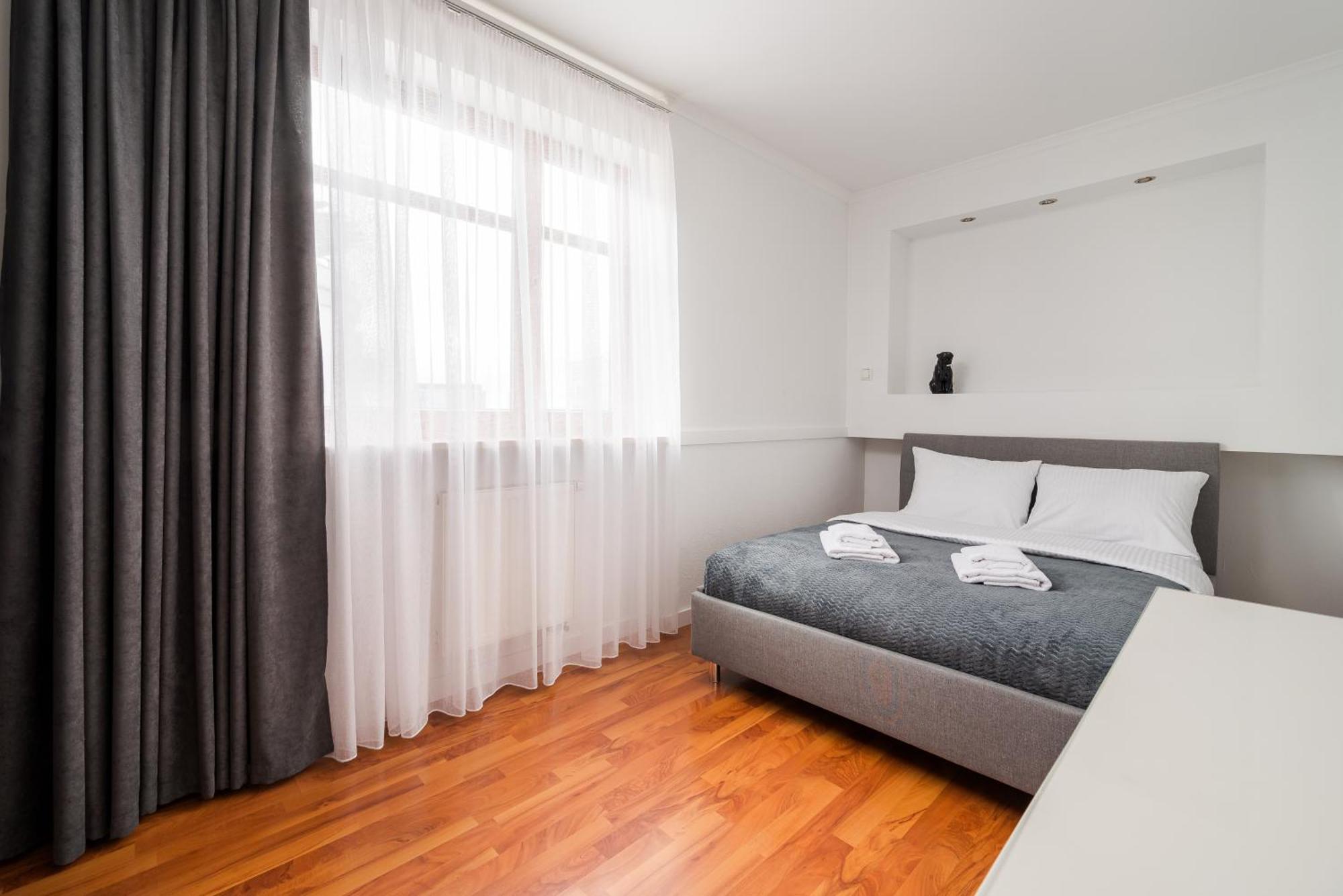 Metro Wilanowska 2-bedroom Apartament *