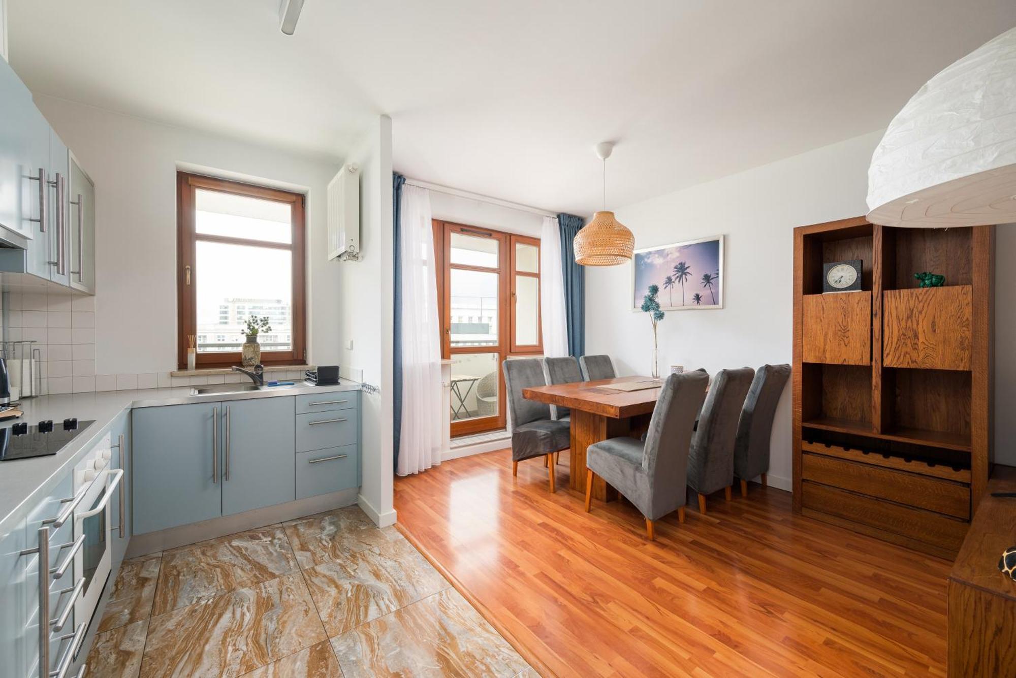 Metro Wilanowska 2-bedroom *