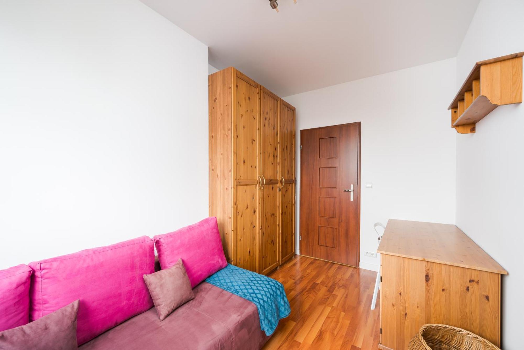 Metro Wilanowska 2-bedroom * Warszawa