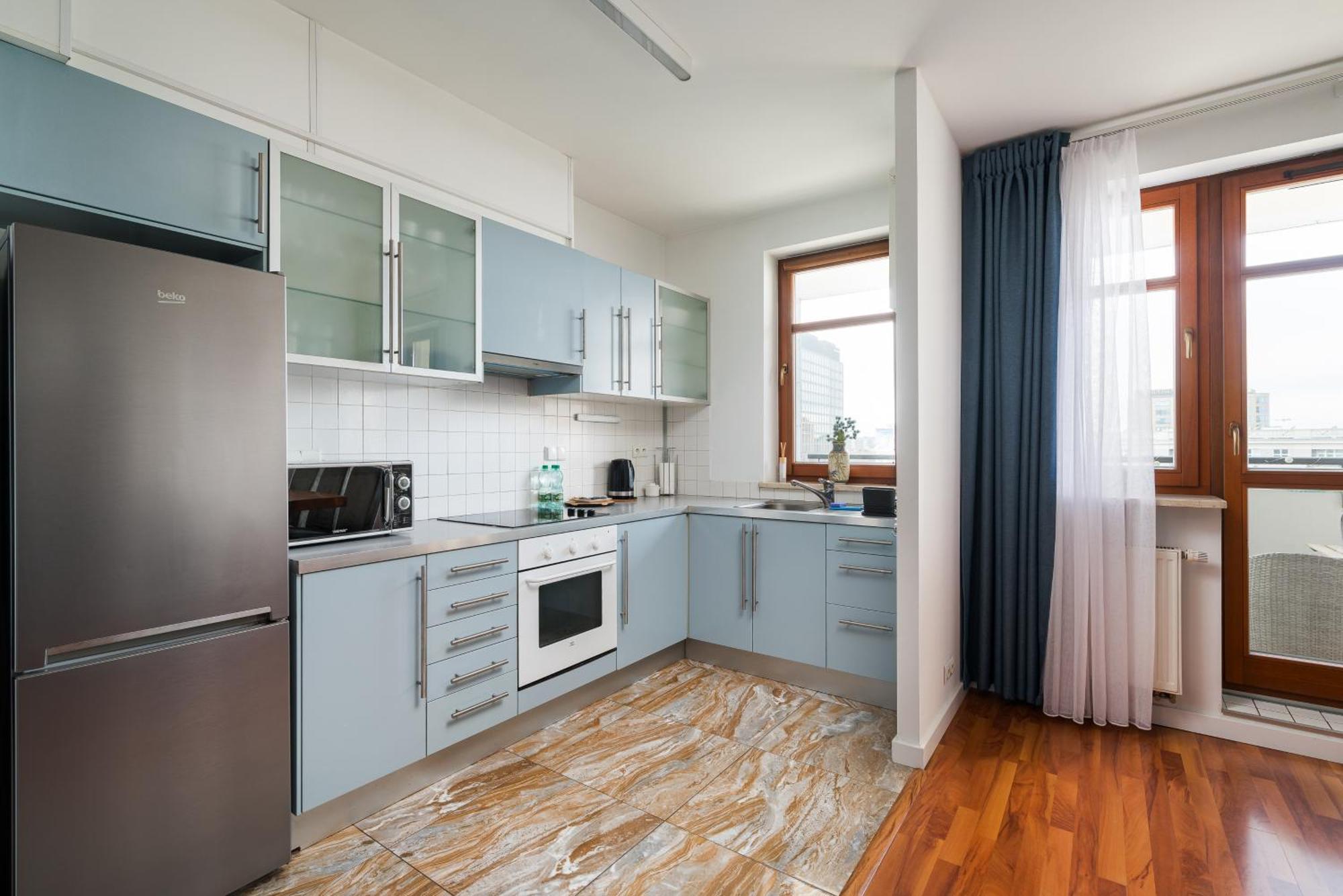 Metro Wilanowska 2-bedroom * Warszawa