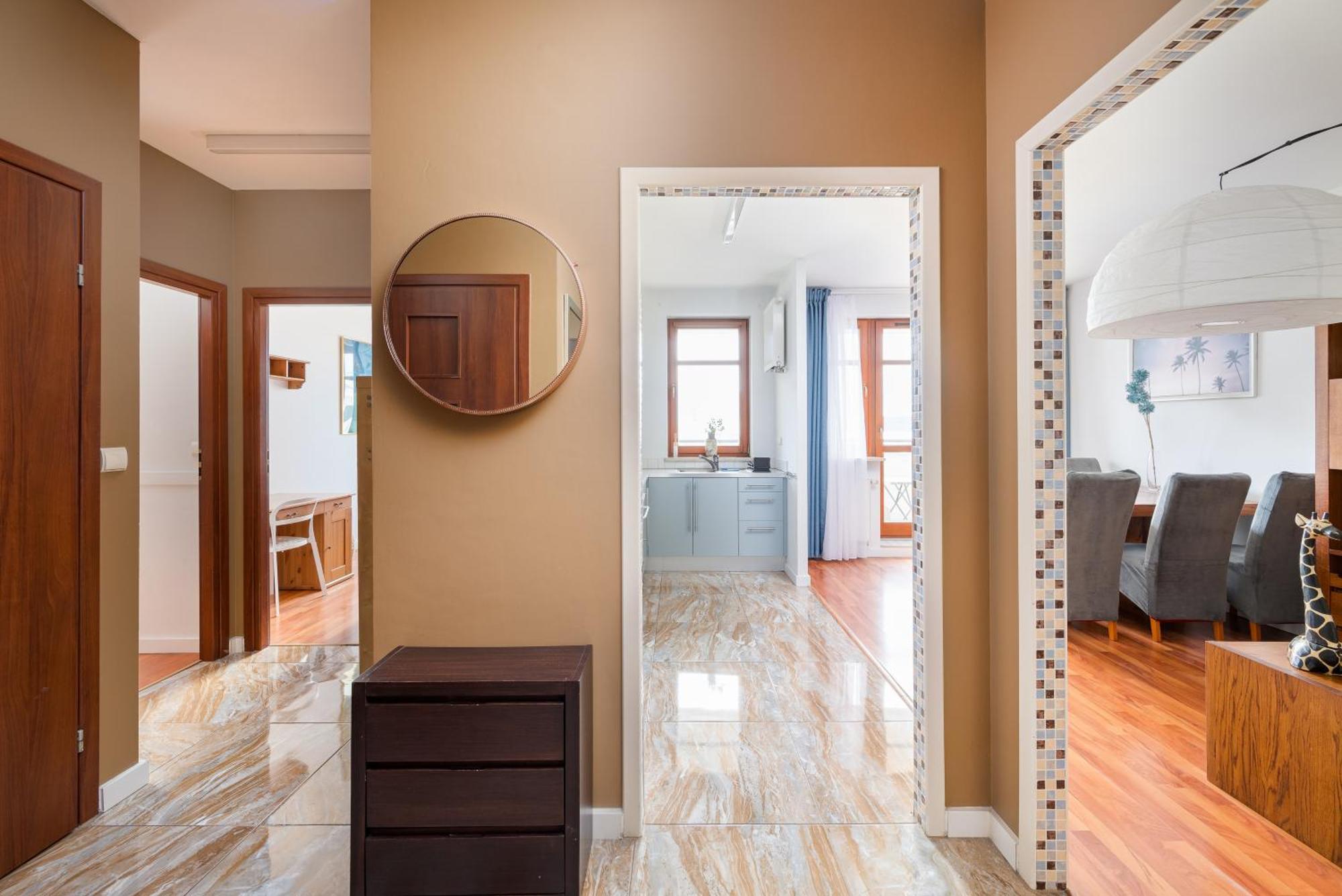 Metro Wilanowska 2-bedroom Apartament