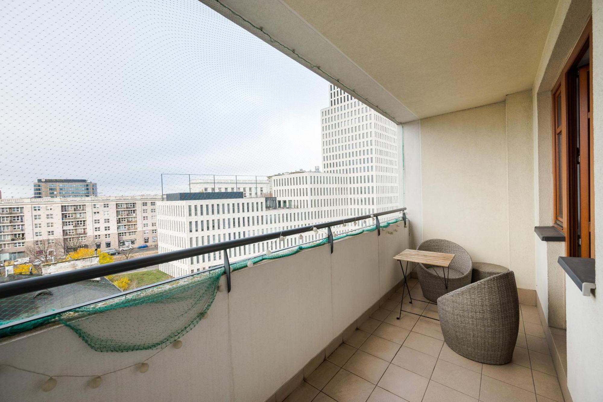 Metro Wilanowska 2-bedroom Apartament *